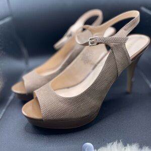 Tan Scale Nine West Peep-Toe Slingback Heels Sz 8